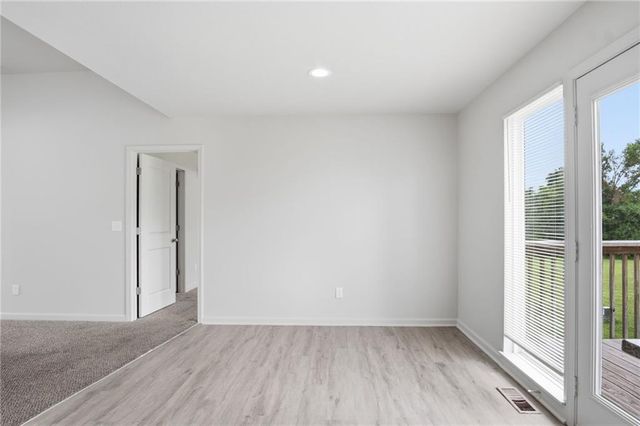 21808 Southcreek Road, Peculiar, MO 64078
