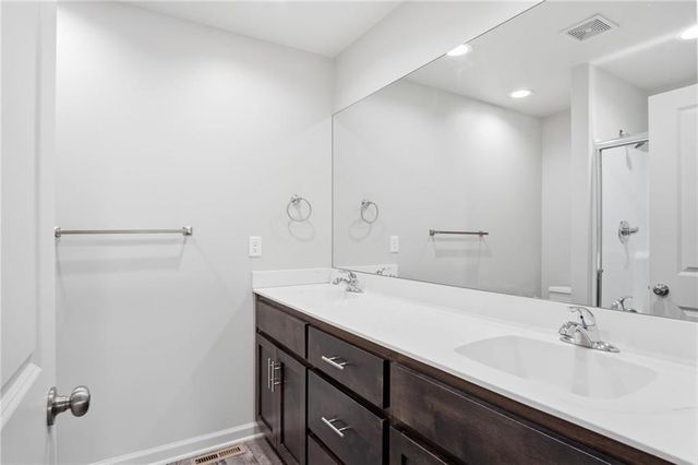 21808 Southcreek Road, Peculiar, MO 64078