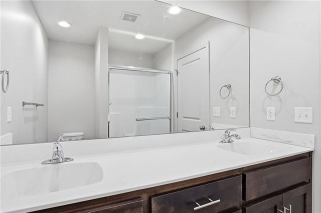 21808 Southcreek Road, Peculiar, MO 64078