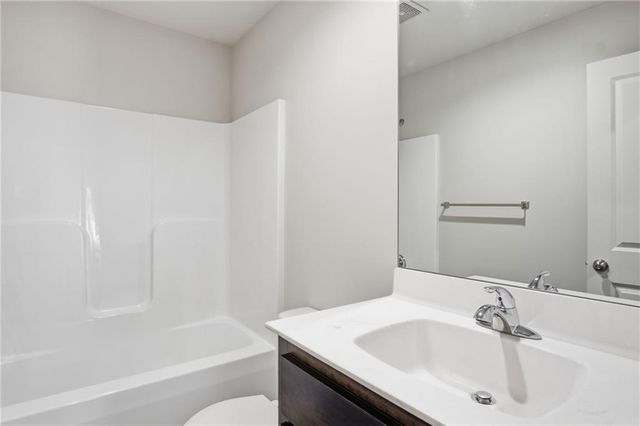 21808 Southcreek Road, Peculiar, MO 64078