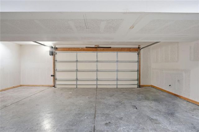 21808 Southcreek Road, Peculiar, MO 64078