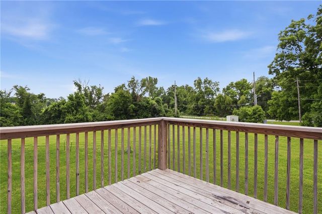 21808 Southcreek Road, Peculiar, MO 64078