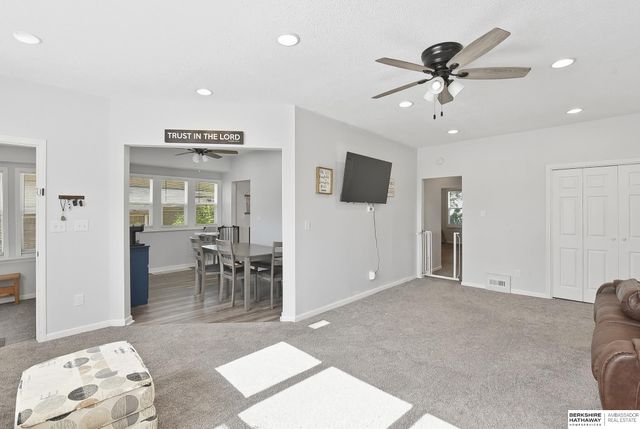 3132 N 47th Avenue, Omaha, NE 68104
