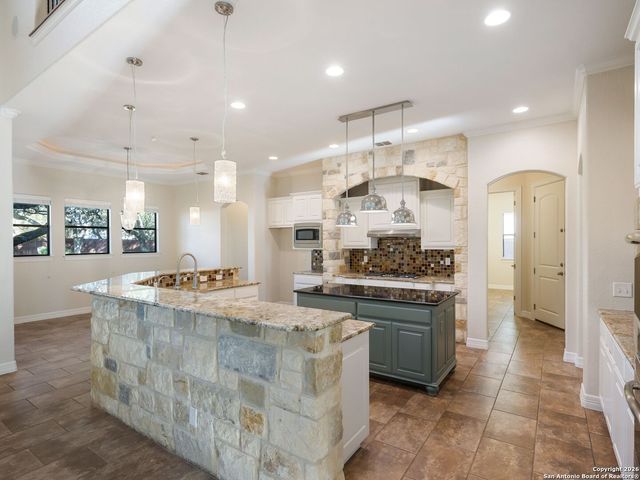 303 Regent Circle, San Antonio, TX 78231