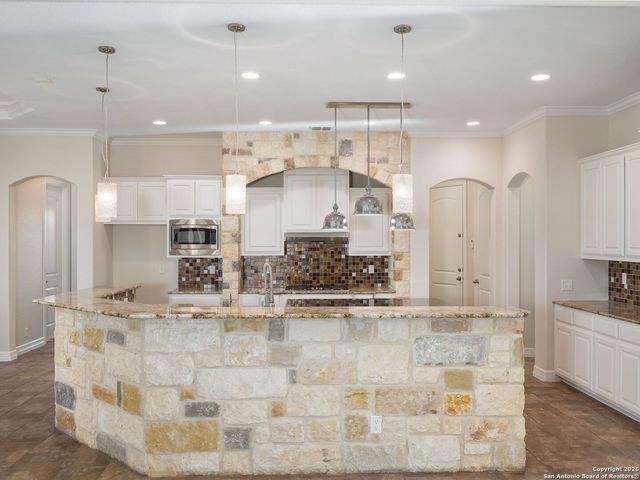 303 Regent Circle, San Antonio, TX 78231