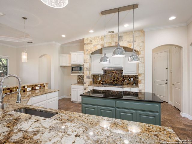 303 Regent Circle, San Antonio, TX 78231