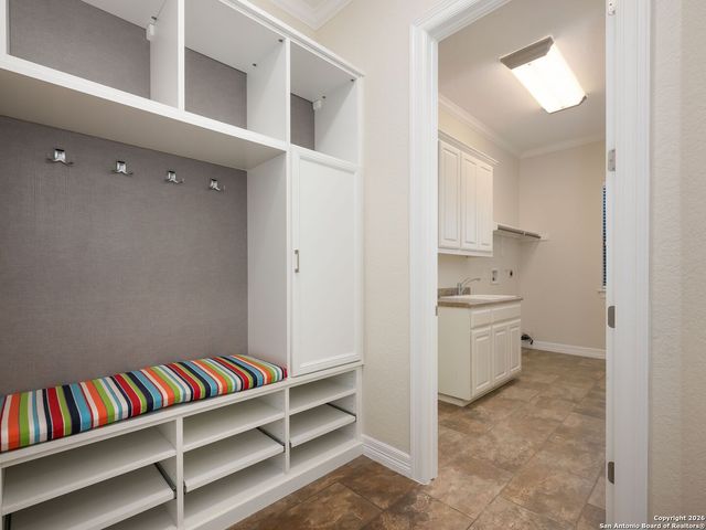 303 Regent Circle, San Antonio, TX 78231