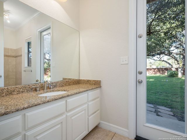 303 Regent Circle, San Antonio, TX 78231