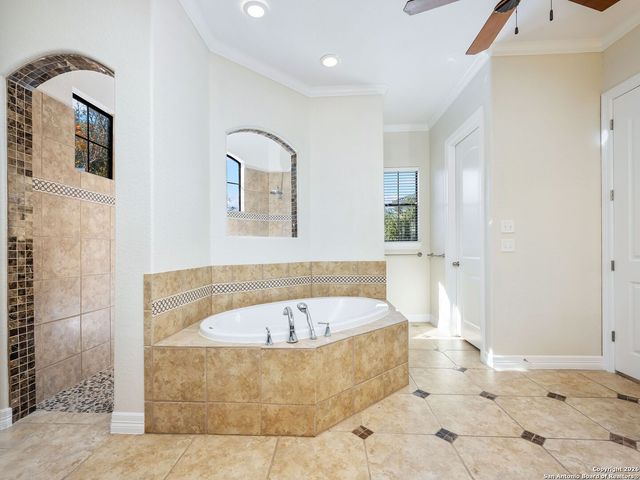 303 Regent Circle, San Antonio, TX 78231