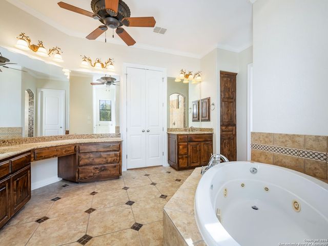 303 Regent Circle, San Antonio, TX 78231