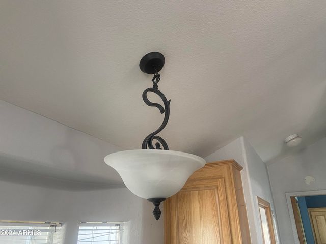 2205 W KLAMATH Avenue, Apache Junction, AZ 85119