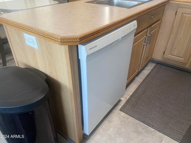 2205 W KLAMATH Avenue, Apache Junction, AZ 85119