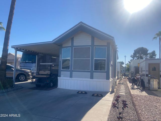 2205 W KLAMATH Avenue, Apache Junction, AZ 85119