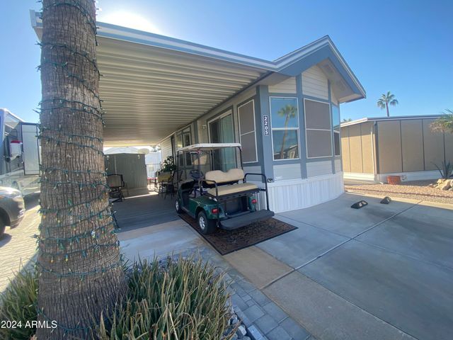 2205 W KLAMATH Avenue, Apache Junction, AZ 85119