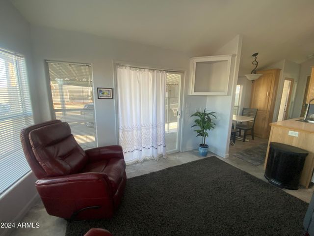 2205 W KLAMATH Avenue, Apache Junction, AZ 85119