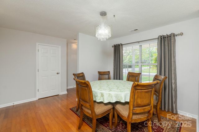 15 Cove Xing Road, Franklin, NC 28734
