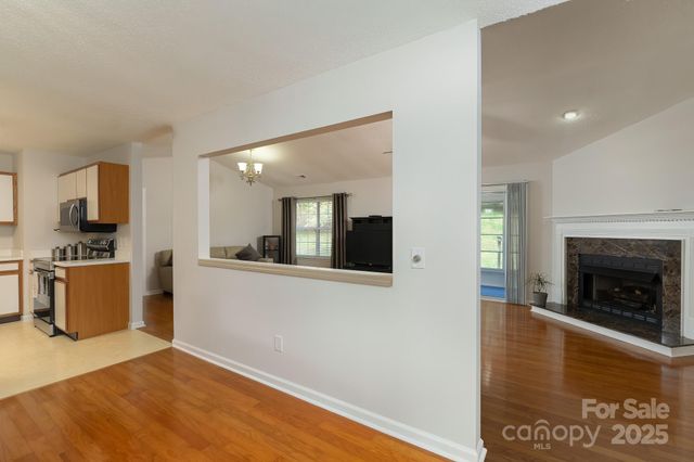 15 Cove Xing Road, Franklin, NC 28734
