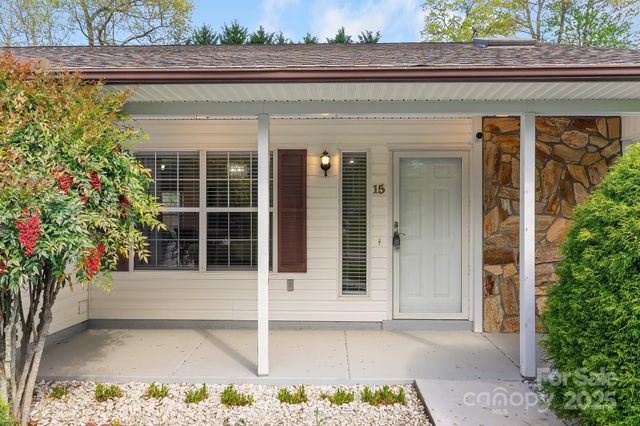 15 Cove Xing Road, Franklin, NC 28734