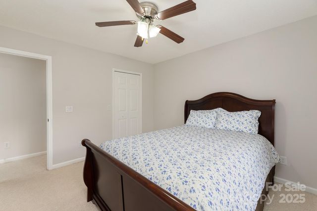 15 Cove Xing Road, Franklin, NC 28734