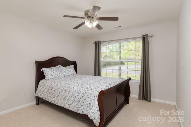 15 Cove Xing Road, Franklin, NC 28734