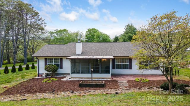 15 Cove Xing Road, Franklin, NC 28734