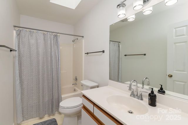 15 Cove Xing Road, Franklin, NC 28734