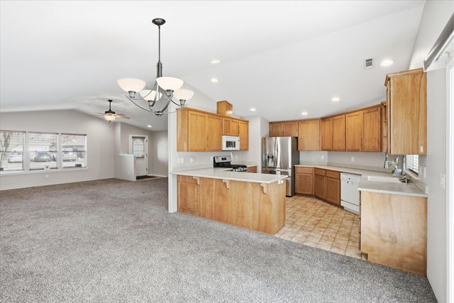 933 Parkdale Avenue, Medford, OR 97501