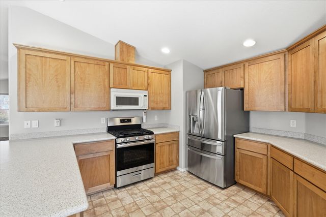 933 Parkdale Avenue, Medford, OR 97501