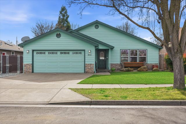 933 Parkdale Avenue, Medford, OR 97501