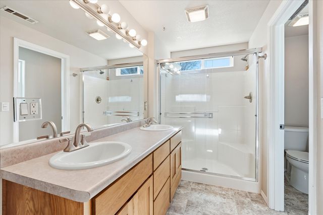 933 Parkdale Avenue, Medford, OR 97501