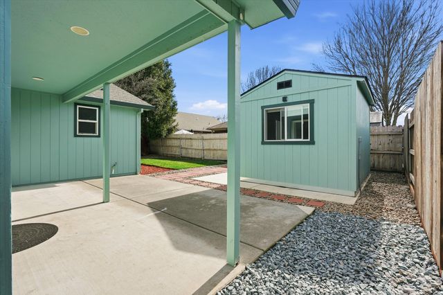 933 Parkdale Avenue, Medford, OR 97501