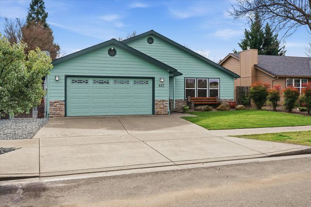 933 Parkdale Avenue, Medford, OR 97501