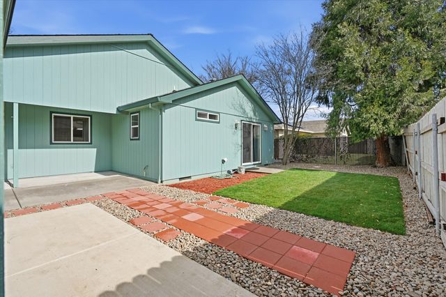 933 Parkdale Avenue, Medford, OR 97501