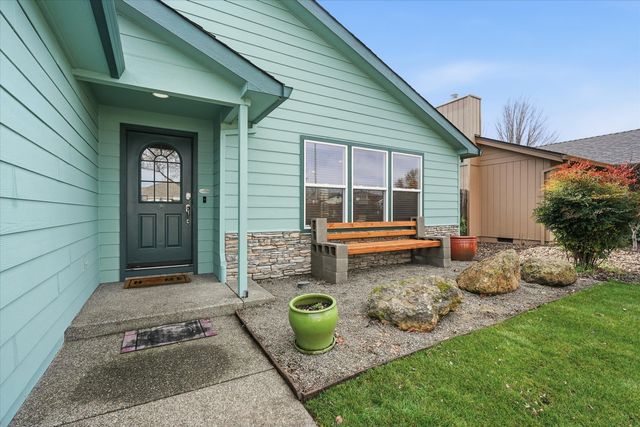 933 Parkdale Avenue, Medford, OR 97501