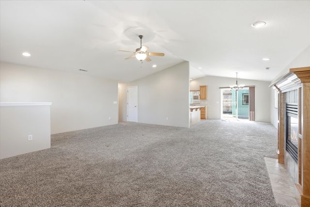 933 Parkdale Avenue, Medford, OR 97501