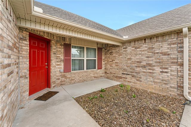 975 Richland Creek Avenue, Elkins, AR 72727
