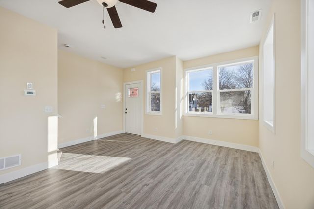 2127 James Avenue N, Minneapolis, MN 55411