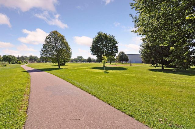 1845 Texas Avenue S, Saint Louis Park, MN 55426