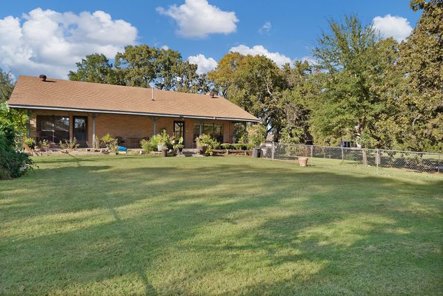 220 Rs County Road 3430, Emory, TX 75440