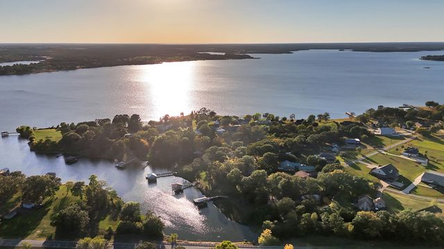 220 Rs County Road 3430, Emory, TX 75440