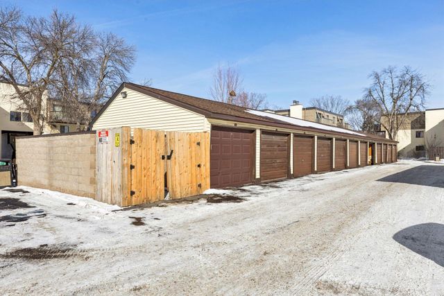 7410 72nd Lane N, Brooklyn Park, MN 55428