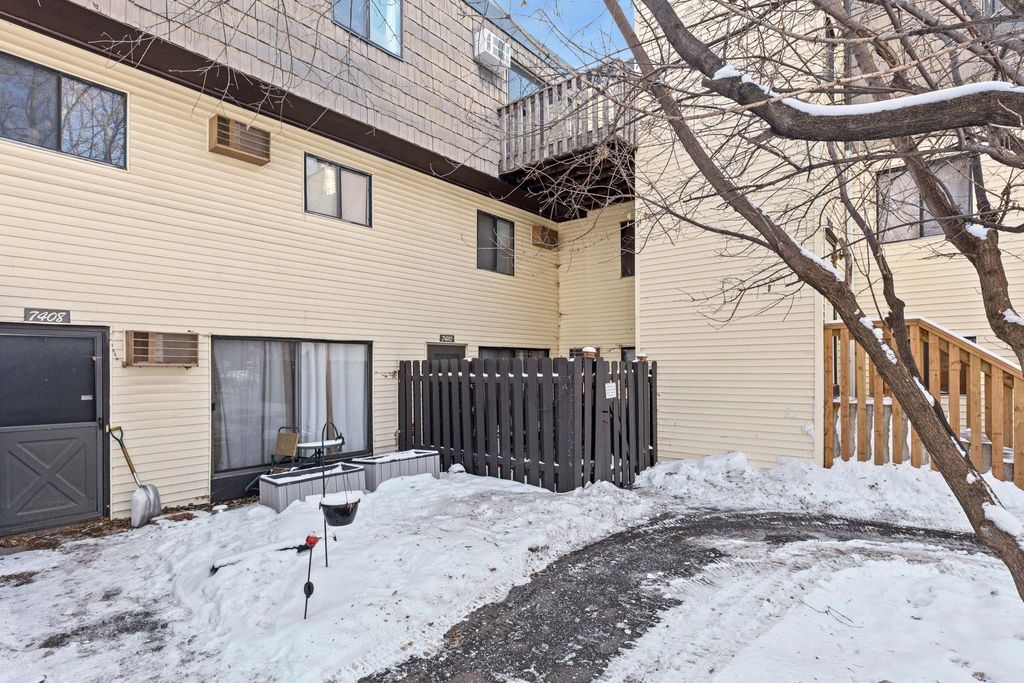 7410 72nd Lane N, Brooklyn Park, MN 55428