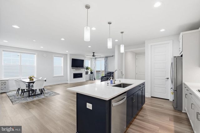 41961 BLAIR WOODS DR, Brambleton, VA 20148