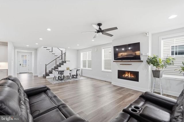 41961 BLAIR WOODS DR, Brambleton, VA 20148