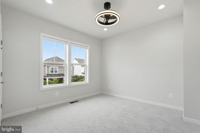 41961 BLAIR WOODS DR, Brambleton, VA 20148