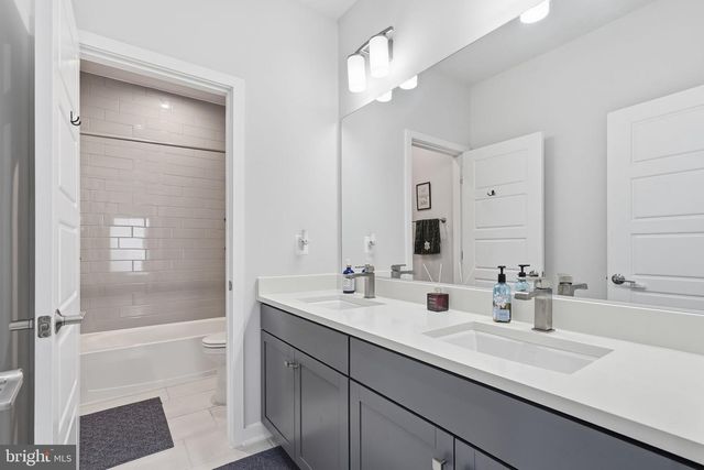 41961 BLAIR WOODS DR, Brambleton, VA 20148