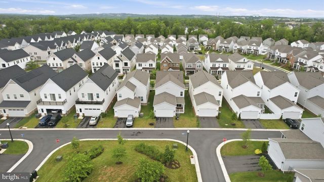 41961 BLAIR WOODS DR, Brambleton, VA 20148