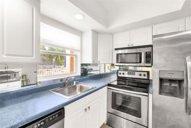100 SE 6th Ave 104, Pompano Beach, FL 33060