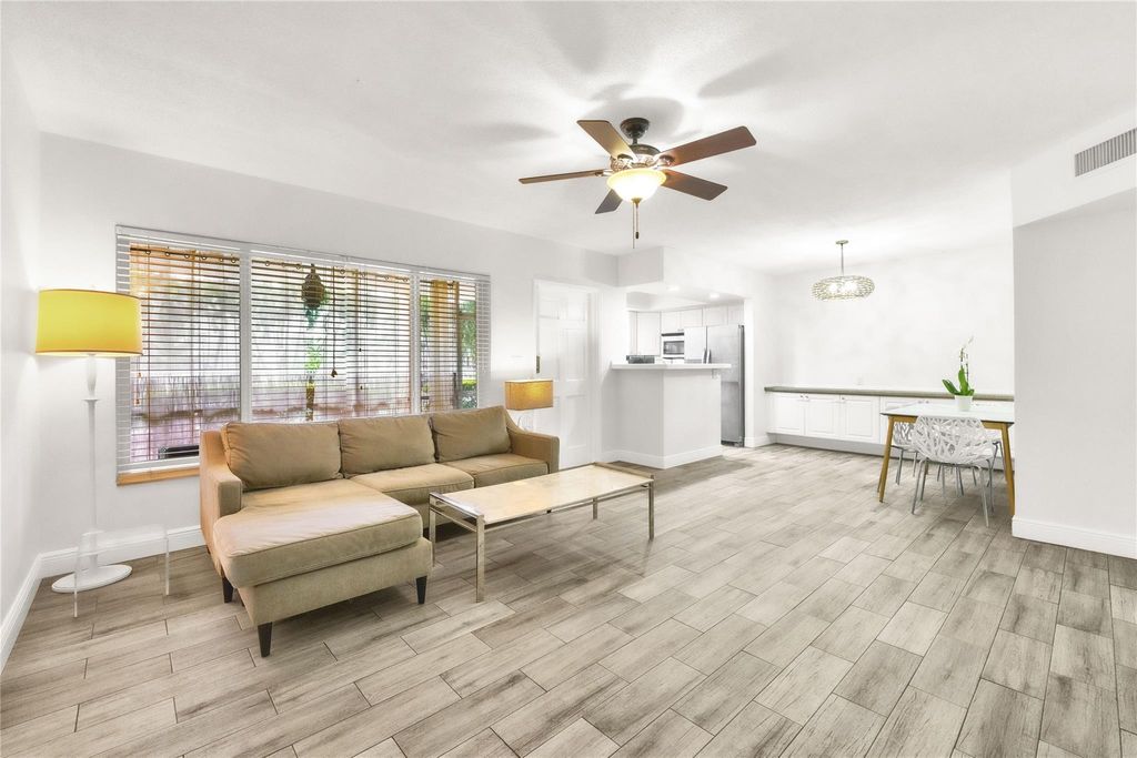 100 SE 6th Ave 104, Pompano Beach, FL 33060