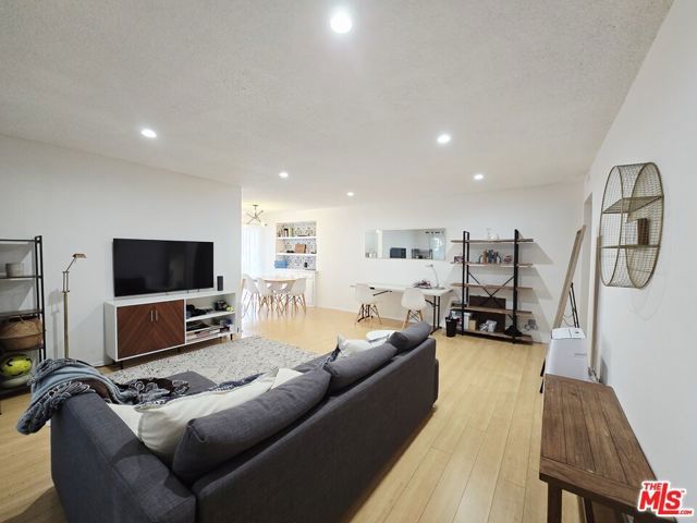 3338 Mentone Avenue, Los Angeles, CA 90034